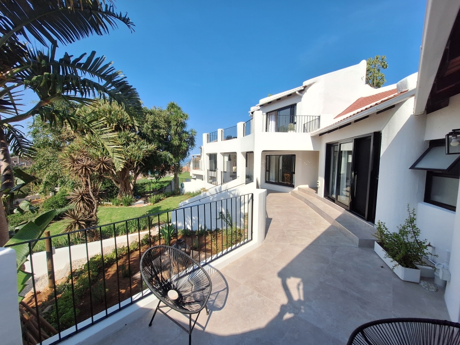 4 Bedroom Property for Sale in Wavecrest Eastern Cape